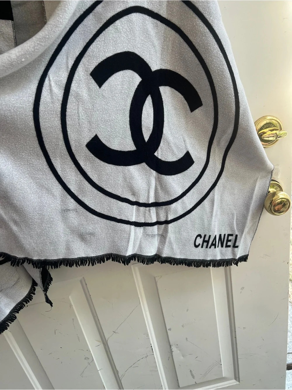 CHANEL elegant wrap